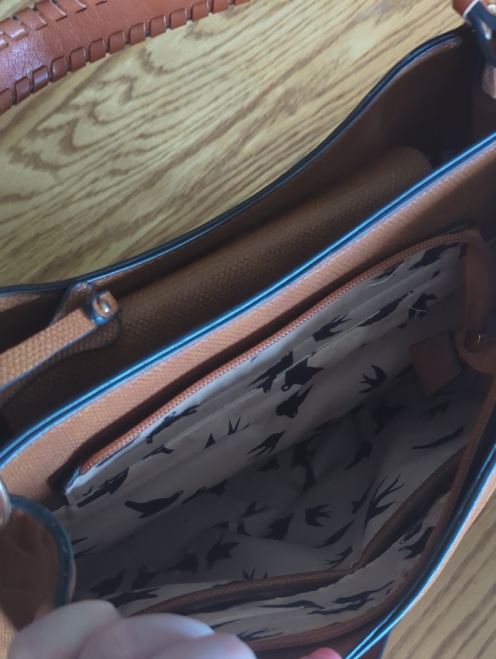 Elegant Brown Leather Tote Handbag Crossbody Bag - Picture 6 of 7